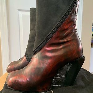 Fluevog: Shaguar Dorritie Spiral Zipper Boots; 10